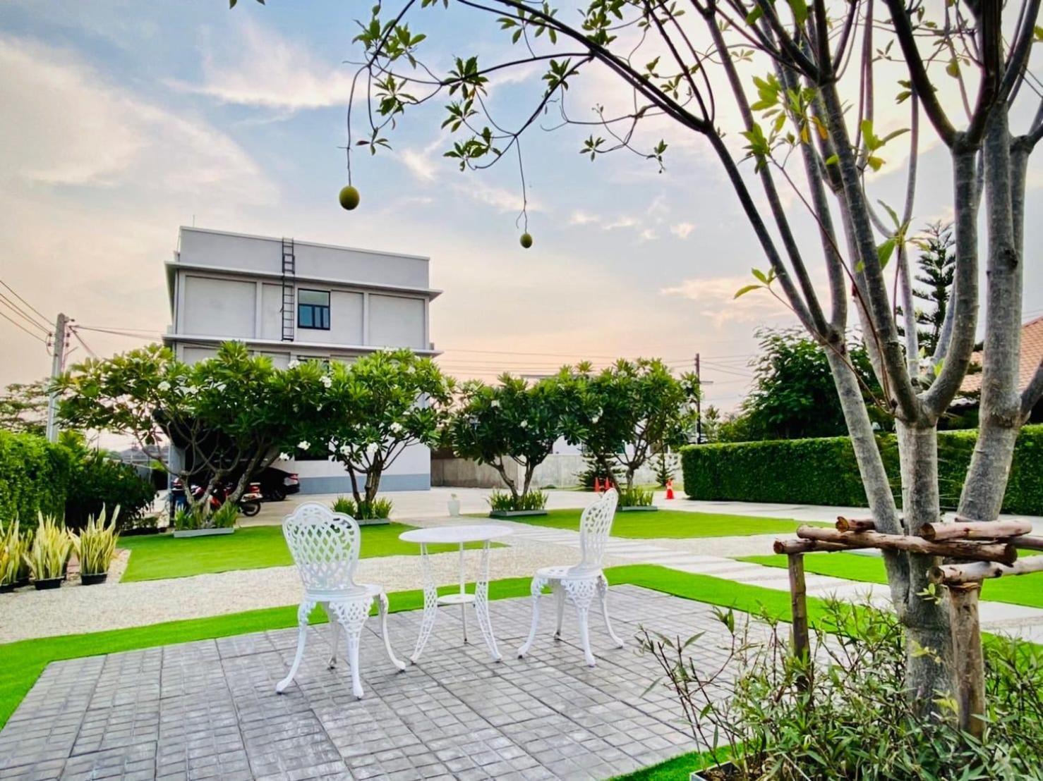 The Vet Boutique Hotel - Sha Extra Plus San Kamphaeng Екстериор снимка